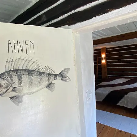 Lootsimaja - Pilot's House - Harbour *