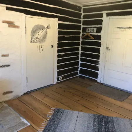 Lootsimaja - Pilot's House - Harbour