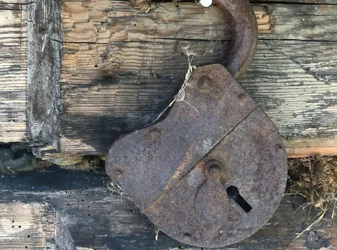 Lootsimaja - Pilot's House - Harbour Orjaku